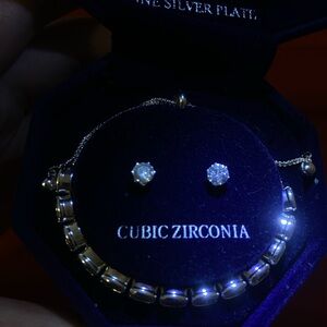 Set of earrings and bracelet